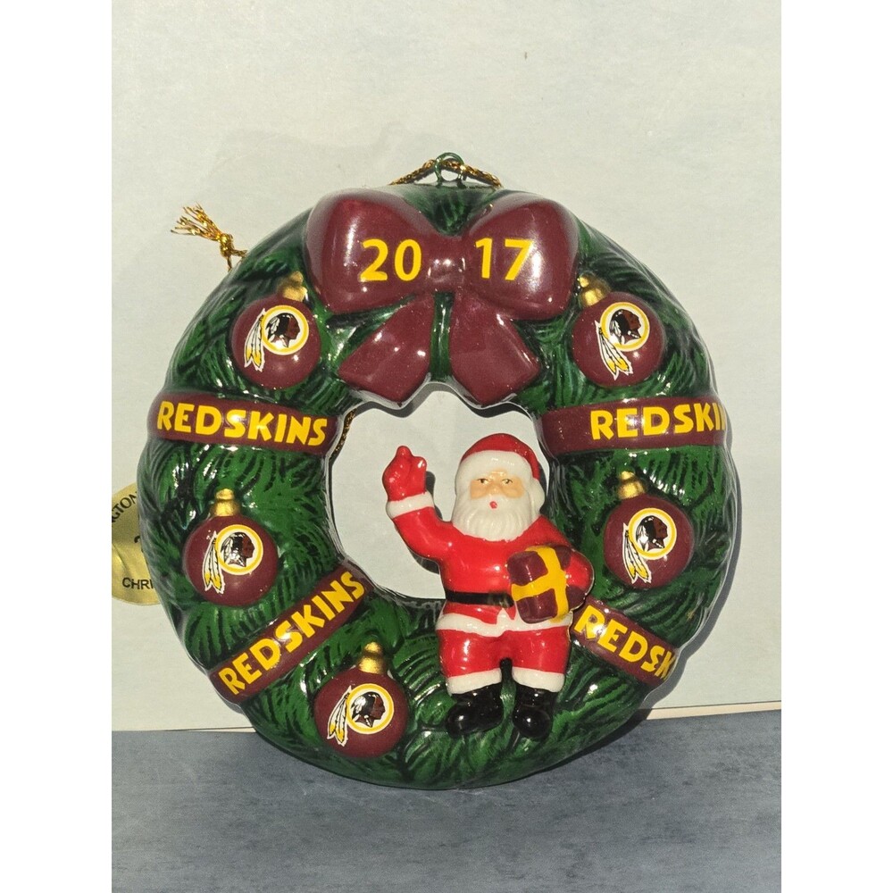 Danbury Mint Washington Redskins 2017 Christmas Wreath Ornament (T-C)